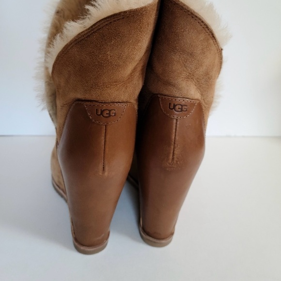 UGG Mondri Shearling Chestnut Wedge Leather Boots - Picture 4 of 7